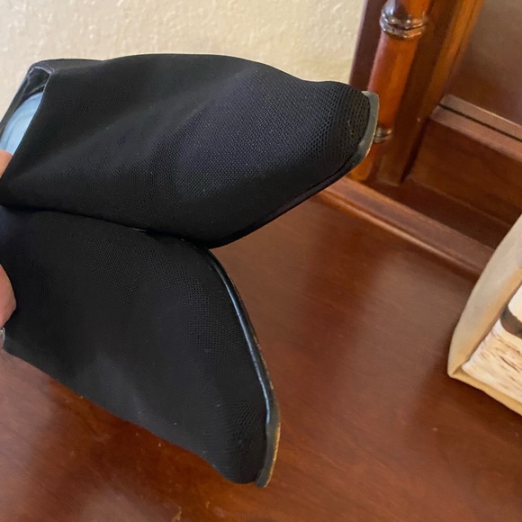 Donald Pliner Pointed Toe Mules - Picture 5 of 8